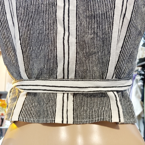 Urban Outfitters | Striped Wrap Tie-Front Crop Top | Women's Small - Picture 5 of 8